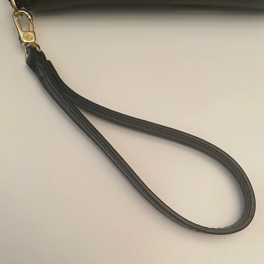 Tory Burch Thea patent leather wristlet